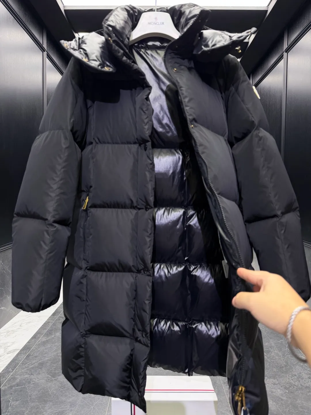 Moncle【 Same Style】 Litte . . White . White. , Lightweight. , . NFC . . Litte ， 。 ： Litte 。 ， ， 。 ， 。 ： • •Nylon laqué • • • • • Size：1--4 Black/